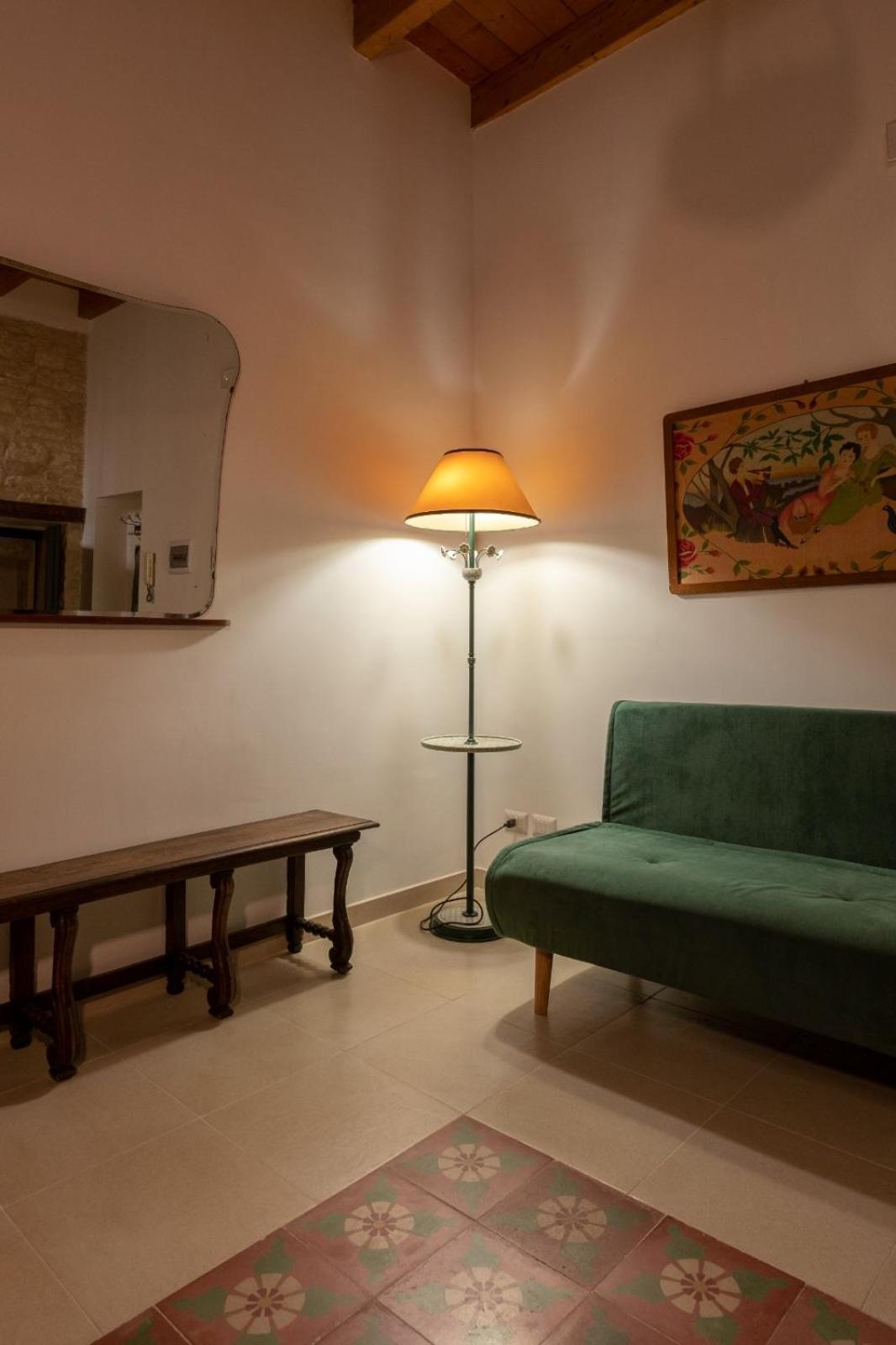 Palazzo Rizzi Dimora Dei Templari Hotell Bitetto Eksteriør bilde