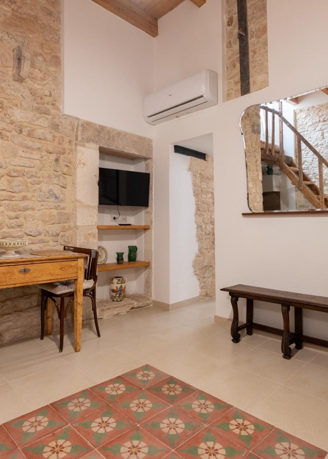 Palazzo Rizzi Dimora Dei Templari Hotell Bitetto Eksteriør bilde